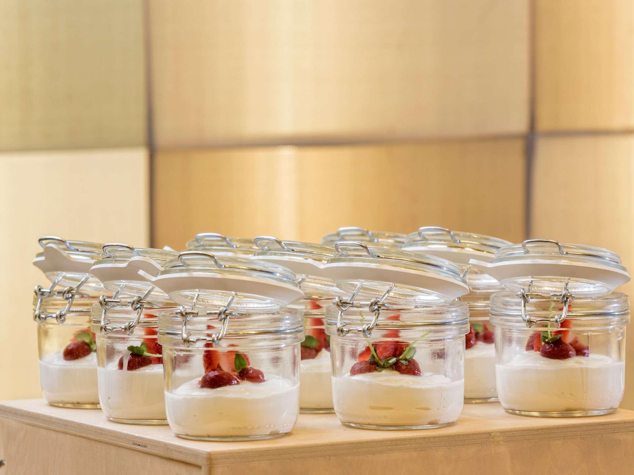 Radisson Blu Park Hotel Athens Luaran gambar Weck glass jars