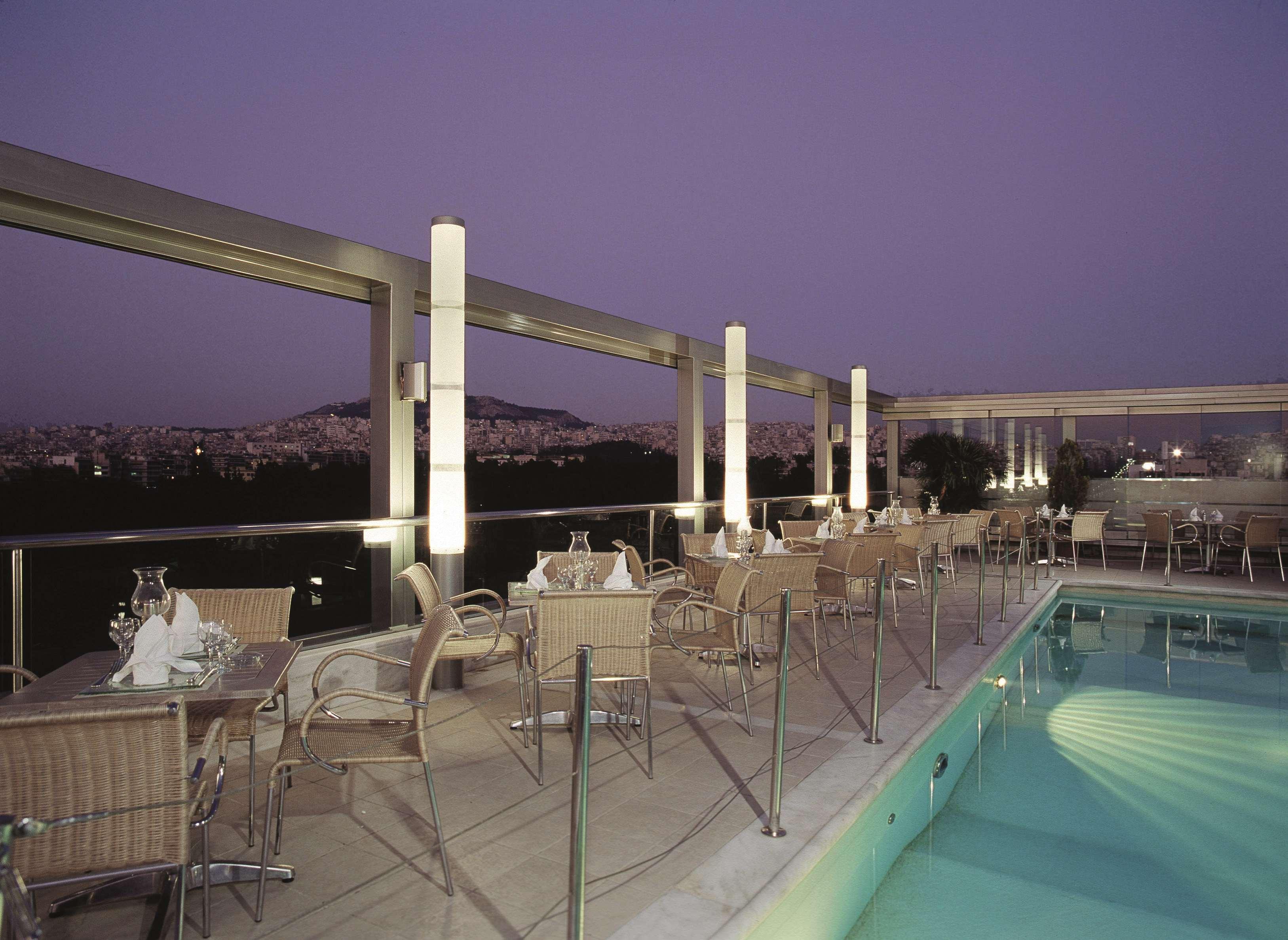 Radisson Blu Park Hotel Athens Luaran gambar The pool at the hotel
