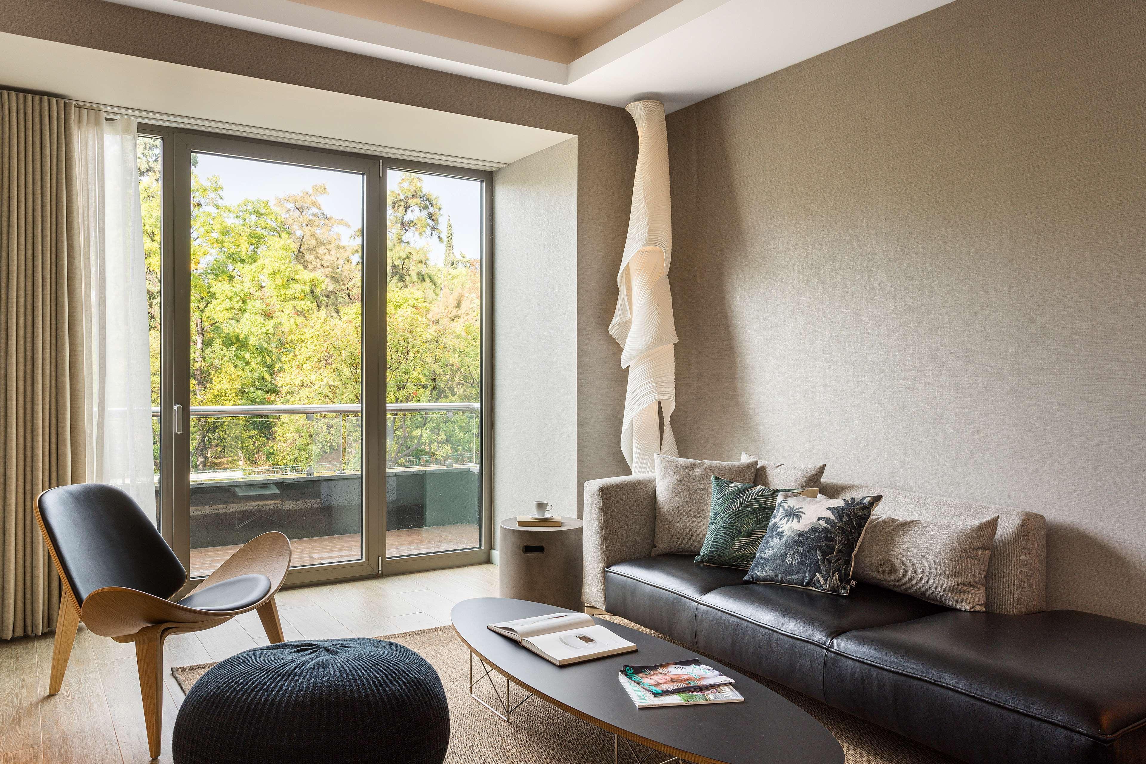 Radisson Blu Park Hotel Athens Luaran gambar A living room at the hotel