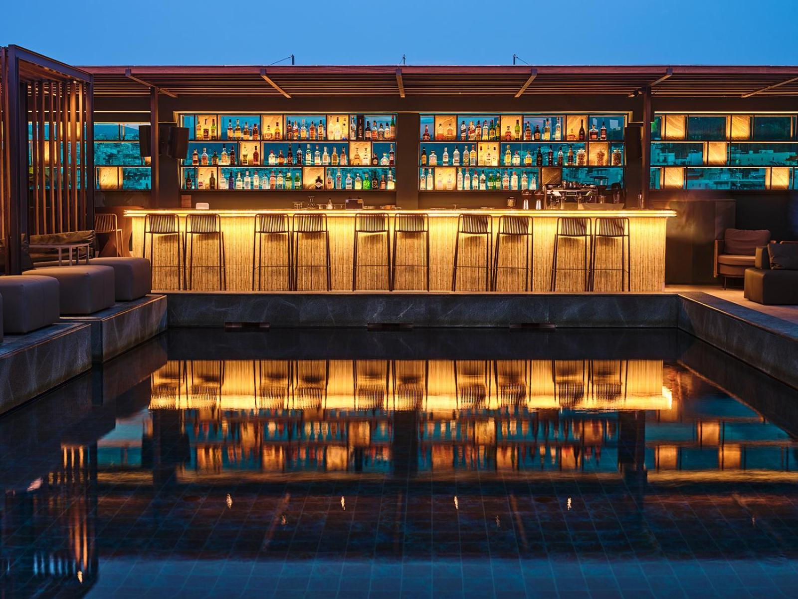 Radisson Blu Park Hotel Athens Luaran gambar The bar at the rooftop lounge