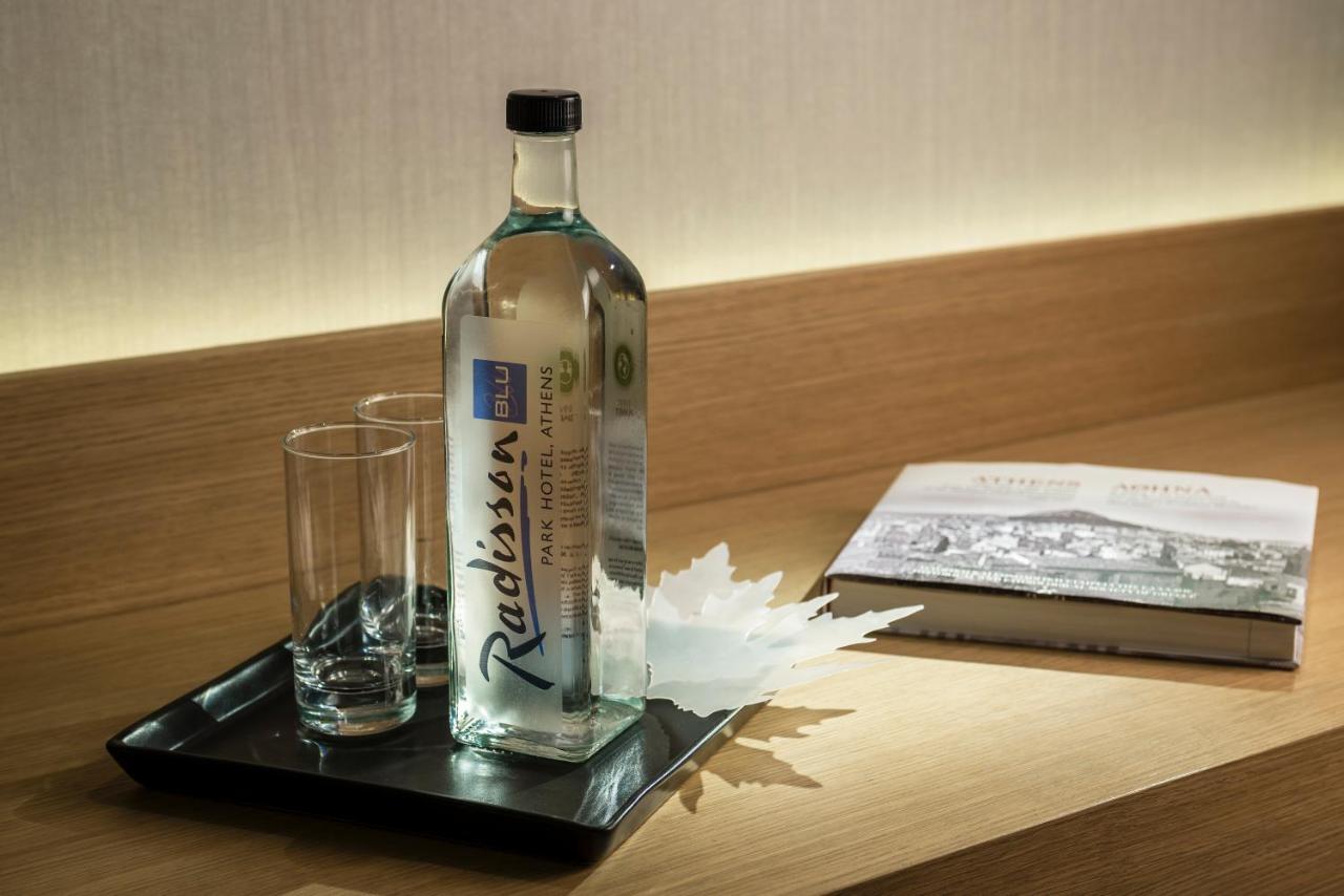 Radisson Blu Park Hotel Athens Luaran gambar Radisson water bottle